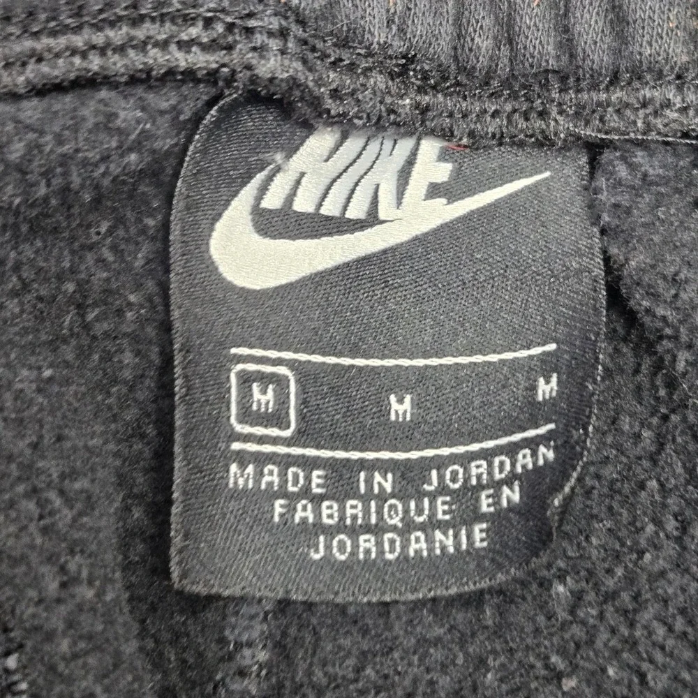 Nike sportswear club